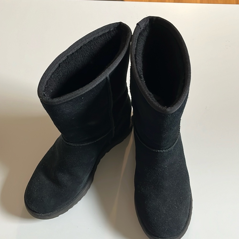 UGG Classic Femme Short Boot, Black